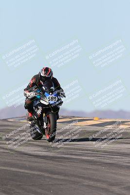 media/Dec-07-2025-CVMA (Sun) [[3e7d2de5dc]]/Race 7-Formula Lightweight Twins Shootout/